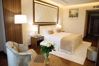 Отель Garden Park Inn Алматы Двухместный номер Делюкс с 1 кроватью или 2 отдельными кроватями-1